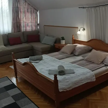 Fonix Apartmanhaz *